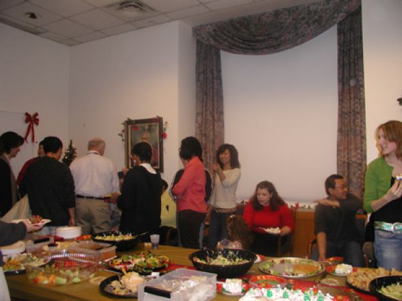 Students and faculty enjoy Holiday Party 2005.