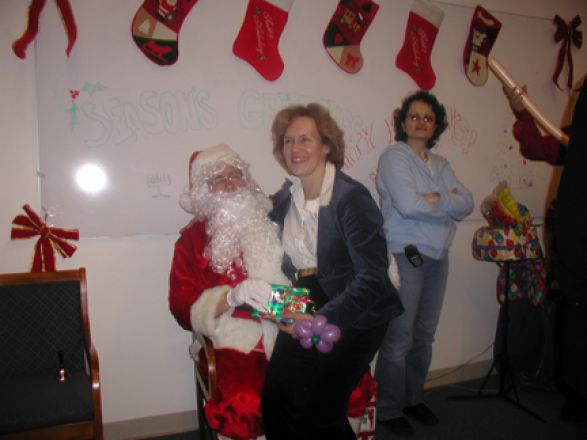 Students and faculty enjoy Holiday Party 2005. Students and faculty enjoy Holiday Party 2005.