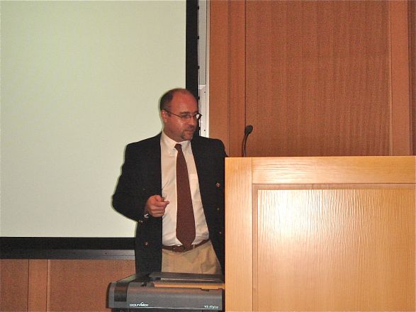 Dr. Eduardo Farias, Asst. Professor, Dept. of Medicine, Hematology &amp; Medical Oncology, Mt. Sinai School of Medicine, presented an excellent seminar titled: &quot;Opposing Effects of RARs Isotypes in Breast Cancer: A New Perspective&quot; on September 27, 2011.