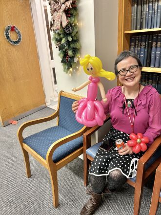 Jianjun from the Gudas lab with her amazing new balloon