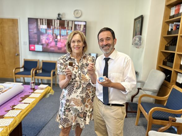 Dr Gudas and Dr. Kellner enjoying ice cream. Dr Gudas and Dr. Kellner enjoying ice cream.