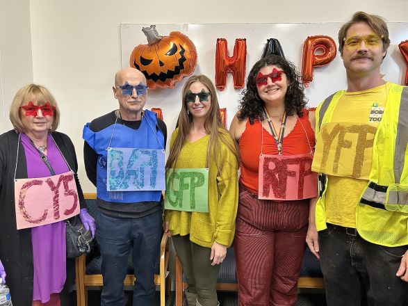 Dr. Toth and his lab members